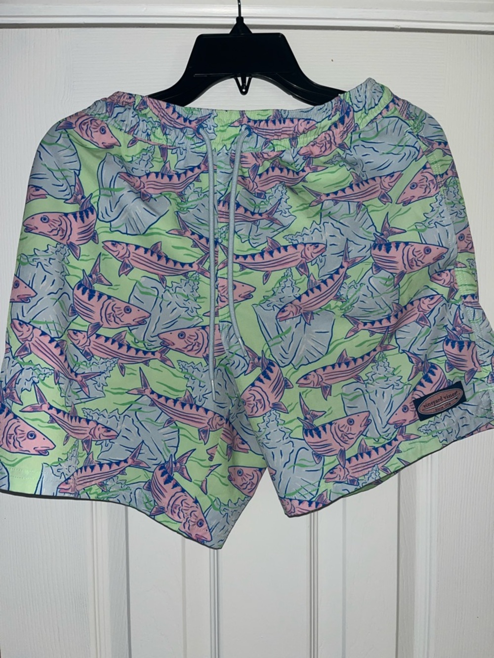 Vineyard vines Colorful Fish Print men’s Swim trunks